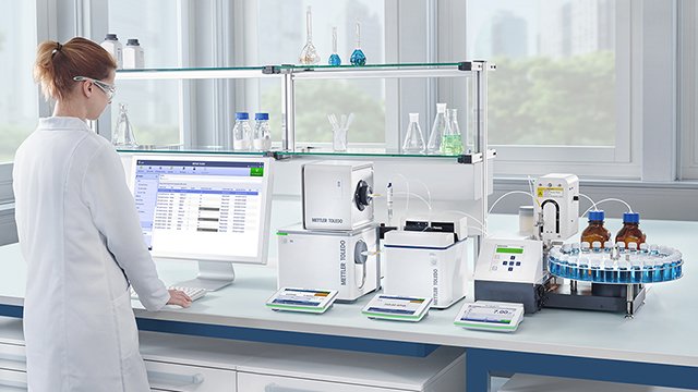 A multiparameter flow-through system, connected to an SC30 Autosampler 